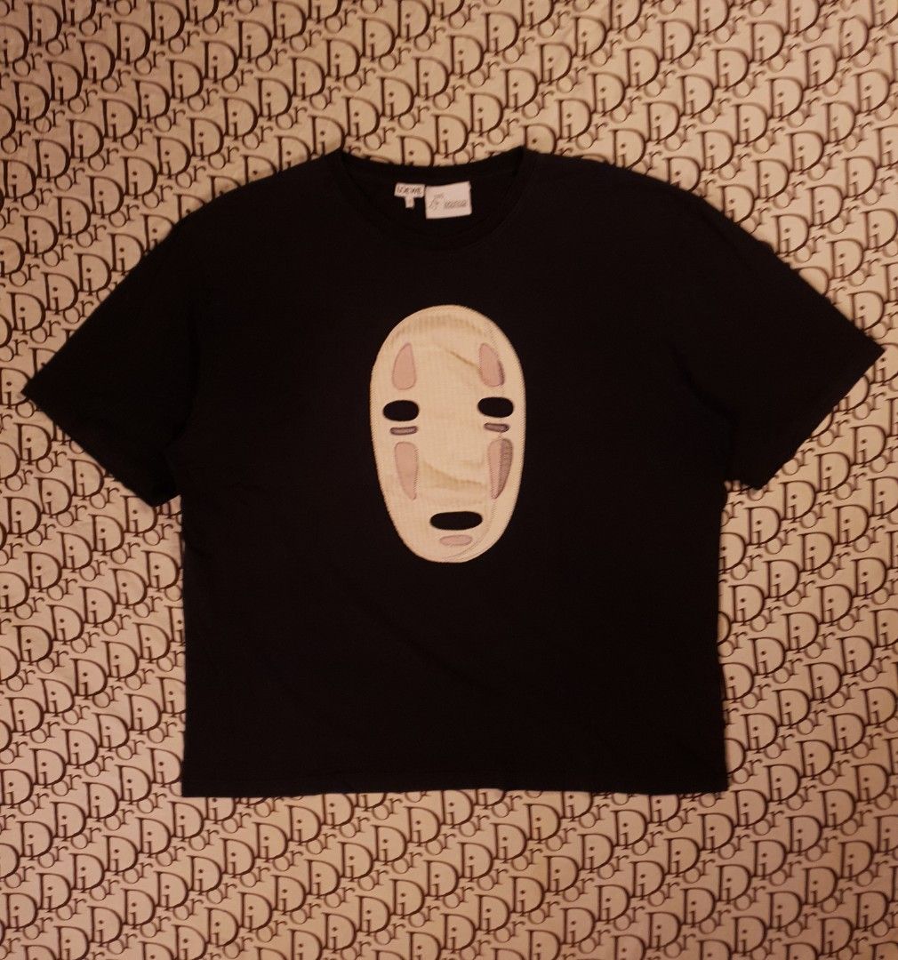 #2 Loewe x studio Ghibli mask (Category: Tshirts & Polo Shirts ) located in San Fernando. Submitted by retro.district. (Listing ID 1464123010, Image 1). Description: Note! I have 2 studio Ghibli x Loewe thuis is not a duplicate - Loewe x studio Ghibli mask - Size: XL - XXL - Condition: Excellent - no issue - Color Rate: 9.5/10.