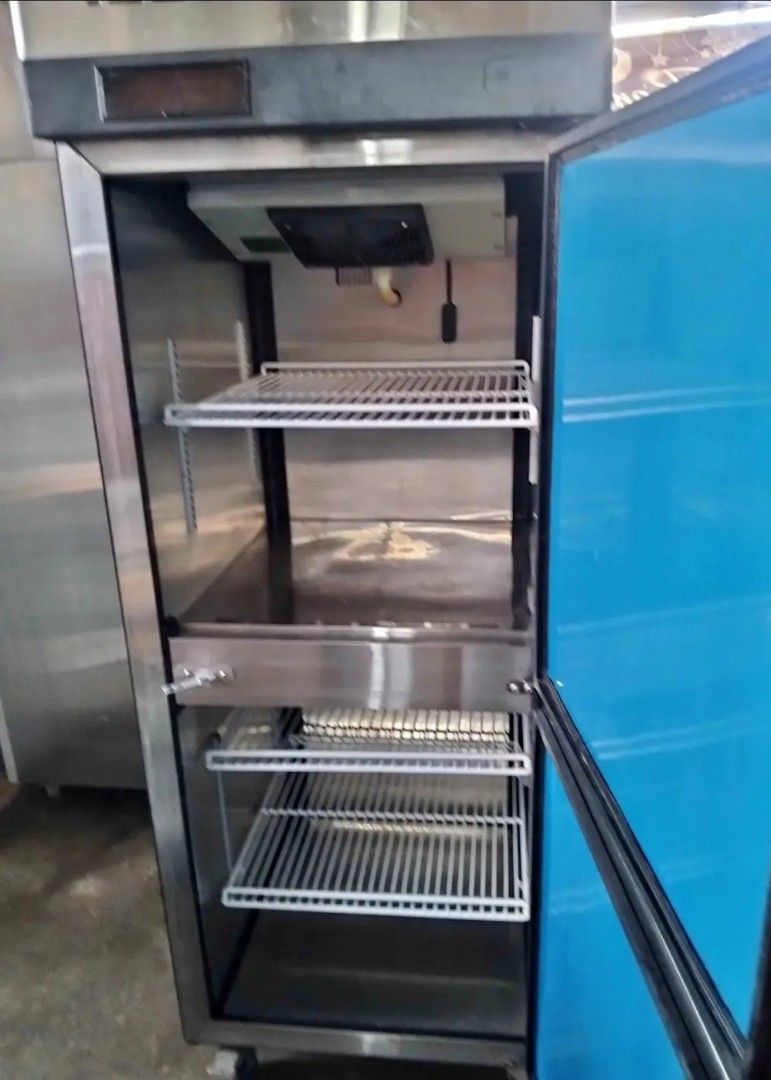 2-DOOR FREEZER AND CHILLER STAINLESS (Category: Refrigerators and Freezers) located in Taguig. Submitted by jasminefuentes286 (Listing ID 1464077446, Image 2). Description: .