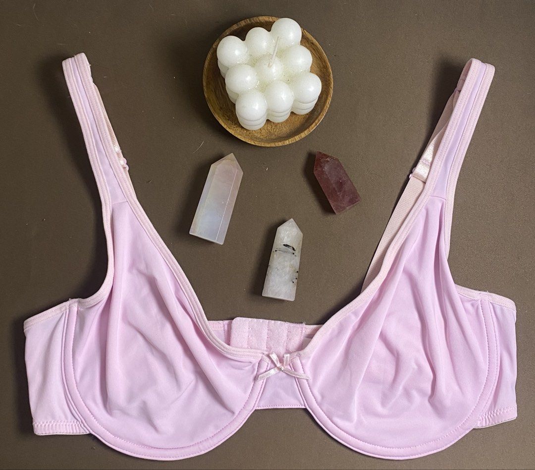 36D Temptations Pink Underwire Bra (Category: Undergarments & Loungewear) located in Quezon City. Submitted by annethecoo17849 (Listing ID 1463972751, Image 1). Description: - Brand: Temptations - Color: Pink - Style: Underwire Bra - Size: 36D - Features: Adjustable straps, small bow detail at center gore - Benefits: Comfortable, supportive, great for everyday wear jukay , no pad, great quality like new.