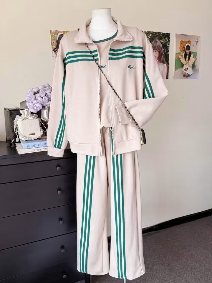 3in1 jacket with pants (Category: Sets or Coordinates) located in Manila. Submitted by raredeer-4deb4e (Listing ID 1464079332, Image 3). Description: can fit upto xxl.