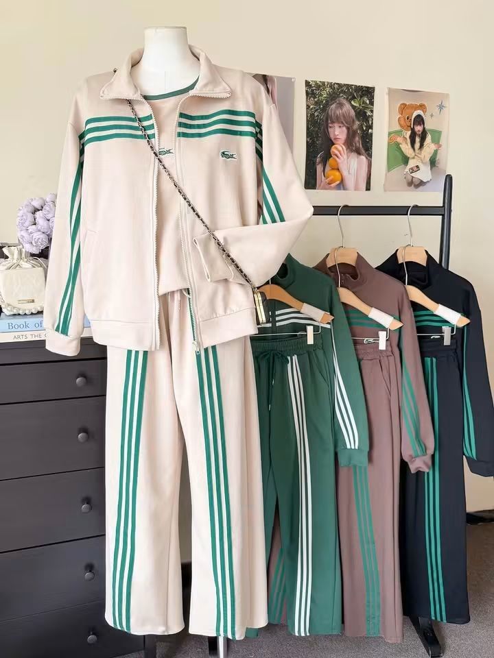 3in1 jacket with pants (Category: Sets or Coordinates) located in Manila. Submitted by raredeer-4deb4e (Listing ID 1464079332, Image 1). Description: can fit upto xxl.