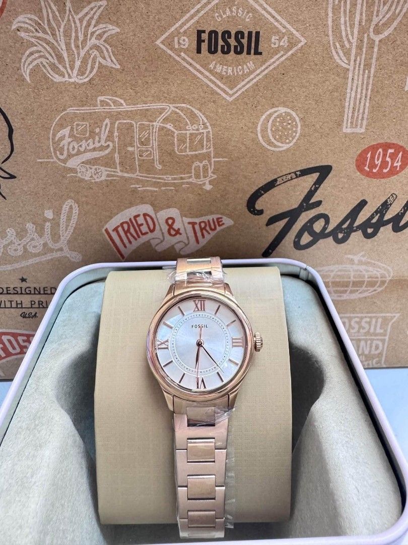 🇺🇸 AUTHENTIC FOSSIL WATCH 🇺🇸 (Category: Women's Watches) located in Manila. Submitted by MomshieDL (Listing ID 1464049010, Image 1). Description: .