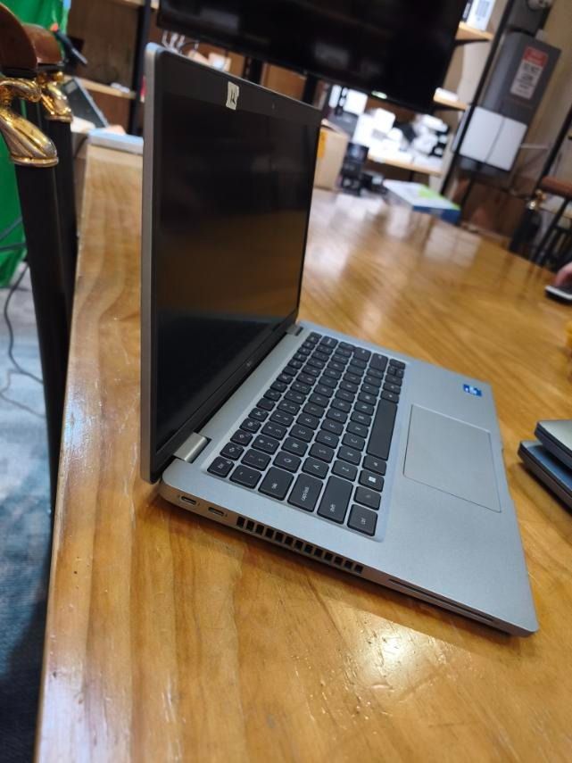 💻 DELL LATITUDE 5420 – NON-TOUCH SCREEN 💻 (Category: Laptops & Notebooks) located in Caloocan City. Submitted by preownedlapptopsalemnl (Listing ID 1463960226, Image 2). Description: 💻 DELL LATITUDE 5420 – NON-TOUCH SCREEN 💻 ✨ Business-class laptop | Great for work, school & everyday use! 🔹 Intel Core i7-1185G7 🔹 16GB DDR4 RAM 🔹 512GB SSD 🔹 14" Display – Non-Touch 🔹 Windows 11 Pro 💰 Retail Price: ₱22,000 ✅ Pre-owned & quality checked 🛡