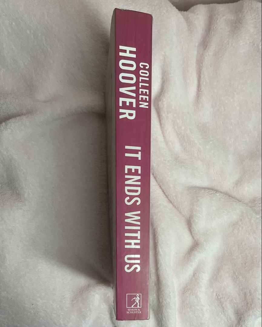 🔴 It Ends With Us by : Colleen Hoover (Category: Storybooks) located in Manila. Submitted by fst30 (Listing ID 1464065907, Image 2). Description: Yellowed pages and slight foxing. - Popular novel by Colleen Hoover - Heart-wrenching story about love and relationships - Bestseller and highly recommended.