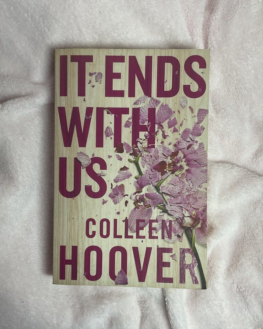 🔴 It Ends With Us by : Colleen Hoover (Category: Storybooks) located in Manila. Submitted by fst30 (Listing ID 1464065907, Image 1). Description: Yellowed pages and slight foxing. - Popular novel by Colleen Hoover - Heart-wrenching story about love and relationships - Bestseller and highly recommended.