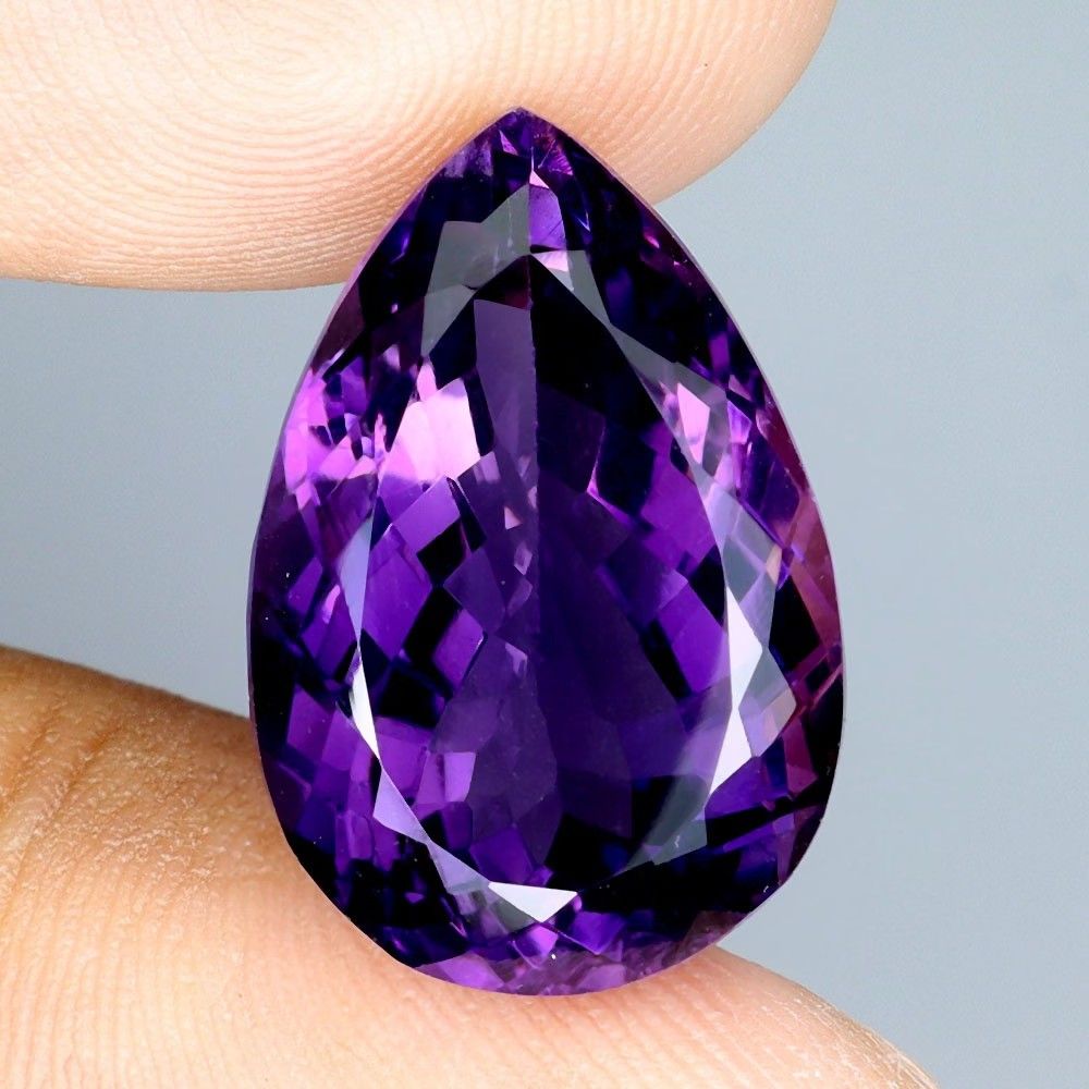 💯 Natural AMETHYST loose (Category: Precious Stones) located in Kawit. Submitted by authentic_gemstones_byalton (Listing ID 1464052547, Image 1). Description: Available! 💯 NATURAL AMETHYST LOOSE -18.7 carats -19.0x12.0x12.0 (mm) -Pear cut -Unheated/untreated -7.0 (hardness) -VVS clarity -Uruguay (origin) PRICE: Only 5,600 php #amethyst #NaturalGemstones #AuthenticGemstonesbyALTON.