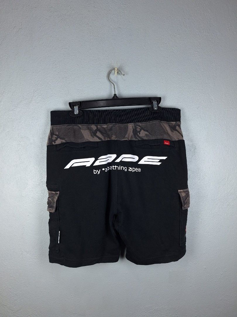 AAPE BY A BATHING APE Cargo Shorts (Category: Shorts) located in Sibulan. Submitted by studioxano (Listing ID 1464021885, Image 2). Description: AAPE BY A BATHING APE Cargo Shorts -P750 + SF Size 34-36 / length 19 Excellent condition 9/10 color rate sign usage no issue presentable Loc: Dumaguete city.