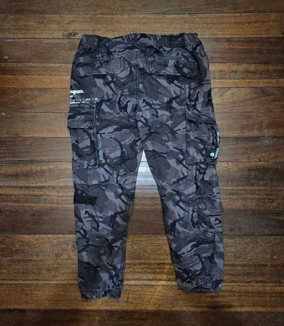 Aape Cargo Pants camou (Category: Joggers) located in Baguio. Submitted by rlumberio2600 (Listing ID 1463944611, Image 2). Description: medium on tag 34-36 width 36Length.