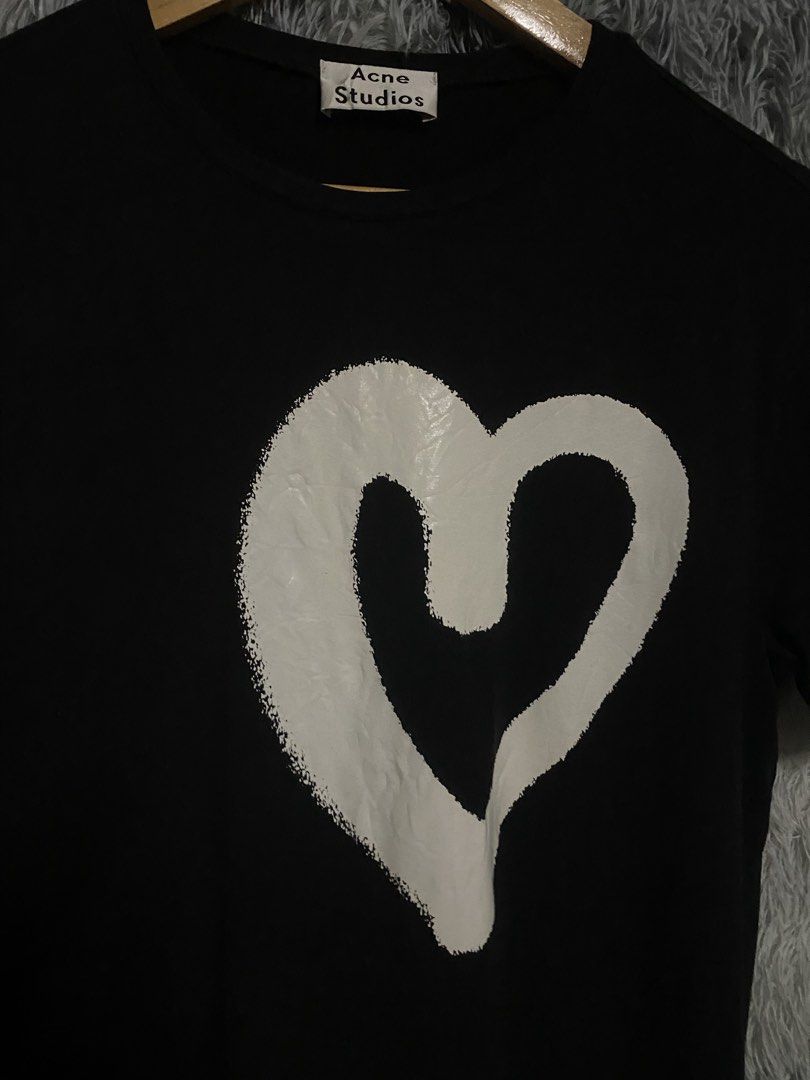 ACNE STUDIOS (Category: Tshirts & Polo Shirts ) located in Cavite. Submitted by lwrnc.444 (Listing ID 1464123105, Image 2). Description: ACNE STUDIOS COMPLETE TAGS GOOD CONDITION 🏷️549 FREE SHIP DIMES WIDTH 19.5 LENGTH 27.5 DASMARIÑAS CAVITE LOC .