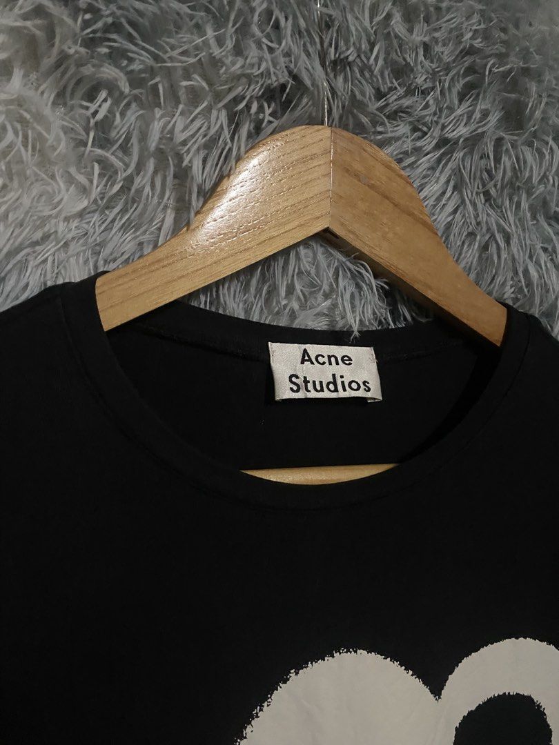 ACNE STUDIOS (Category: Tshirts & Polo Shirts ) located in Cavite. Submitted by lwrnc.444 (Listing ID 1464123105, Image 3). Description: ACNE STUDIOS COMPLETE TAGS GOOD CONDITION 🏷️549 FREE SHIP DIMES WIDTH 19.5 LENGTH 27.5 DASMARIÑAS CAVITE LOC .