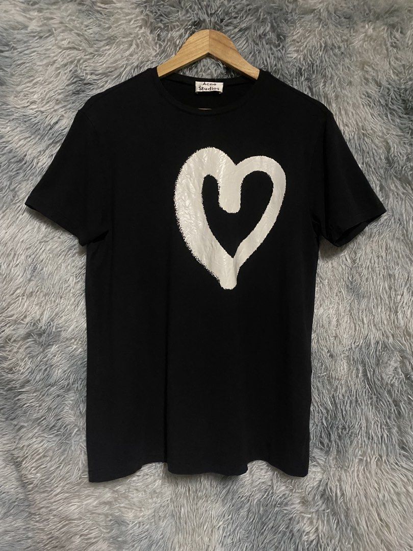 ACNE STUDIOS (Category: Tshirts & Polo Shirts ) located in Cavite. Submitted by lwrnc.444 (Listing ID 1464123105, Image 1). Description: ACNE STUDIOS COMPLETE TAGS GOOD CONDITION 🏷️549 FREE SHIP DIMES WIDTH 19.5 LENGTH 27.5 DASMARIÑAS CAVITE LOC .