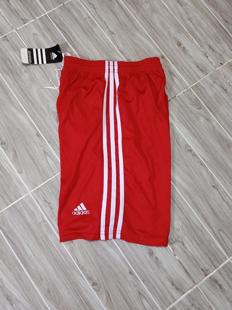 ADIDAS 3LINES SHORT (freeshipping) (Category: Shorts) located in Quezon City. Submitted by gyl-stop (Listing ID 1464051832, Image 2). Description: free shipping 20-36 x 19 excellent condi cr: 9.8/10 issue: OFF only.