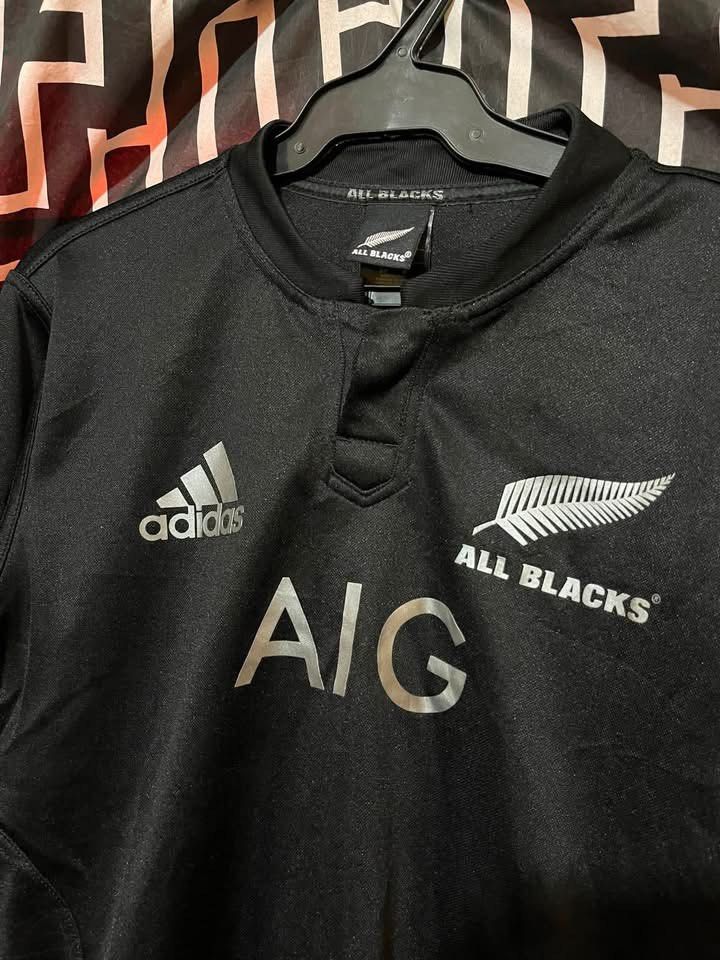 ADIDAS JERSEY (Category: Activewear) located in Manila. Submitted by bibiies2.0xghettothrift (Listing ID 1463954316, Image 1). Description: ADIDAS JERSEY Details W20 L27 Small ₱450 Loc.Baclaran Paranaque.