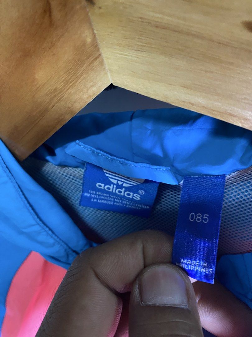 ADIDAS MULTICOLOUR (Category: Coats, Jackets and Outerwear) located in Alor Setar. Submitted by saa_vintage.co (Listing ID 1464100430, Image 3). Description: PIT 19 LENGTH 25 CONDITION 9/10 TIPTOP ADA KOTORAN PERLU CUCI LAIN2 BAIK POSTAGE RM10/DFOD FAST PAYMENT ONLY.