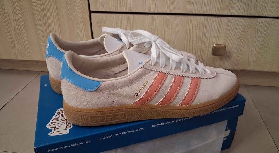 adidas munchen rare release (Category: Sneakers) located in Manila. Submitted by rlv777 (Listing ID 1464057737, Image 3). Description: - Rare Adidas Munchen sneakers - Size: EU 41 / UK 7 / US 8 - Color: Creamy beige suede with coral stripes and light blue heel detail - Features classic gum sole - A unique and sought-after retro design.