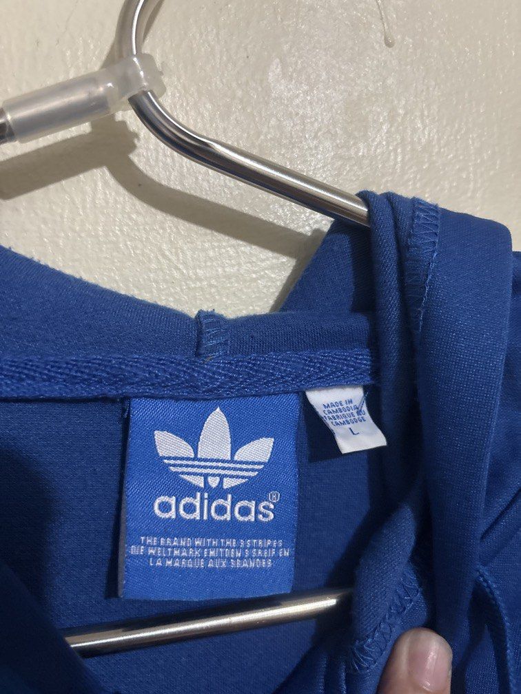 Adidas Originals Jacket (Category: Coats, Jackets and Outerwear) located in Muntinlupa City. Submitted by owrayttttt (Listing ID 1464008514, Image 3). Description: - Adidas Originals Trefoil Zip up Jacket - Dimes is 22x27 - No issue - Complete tags - Free shipping via j&t.