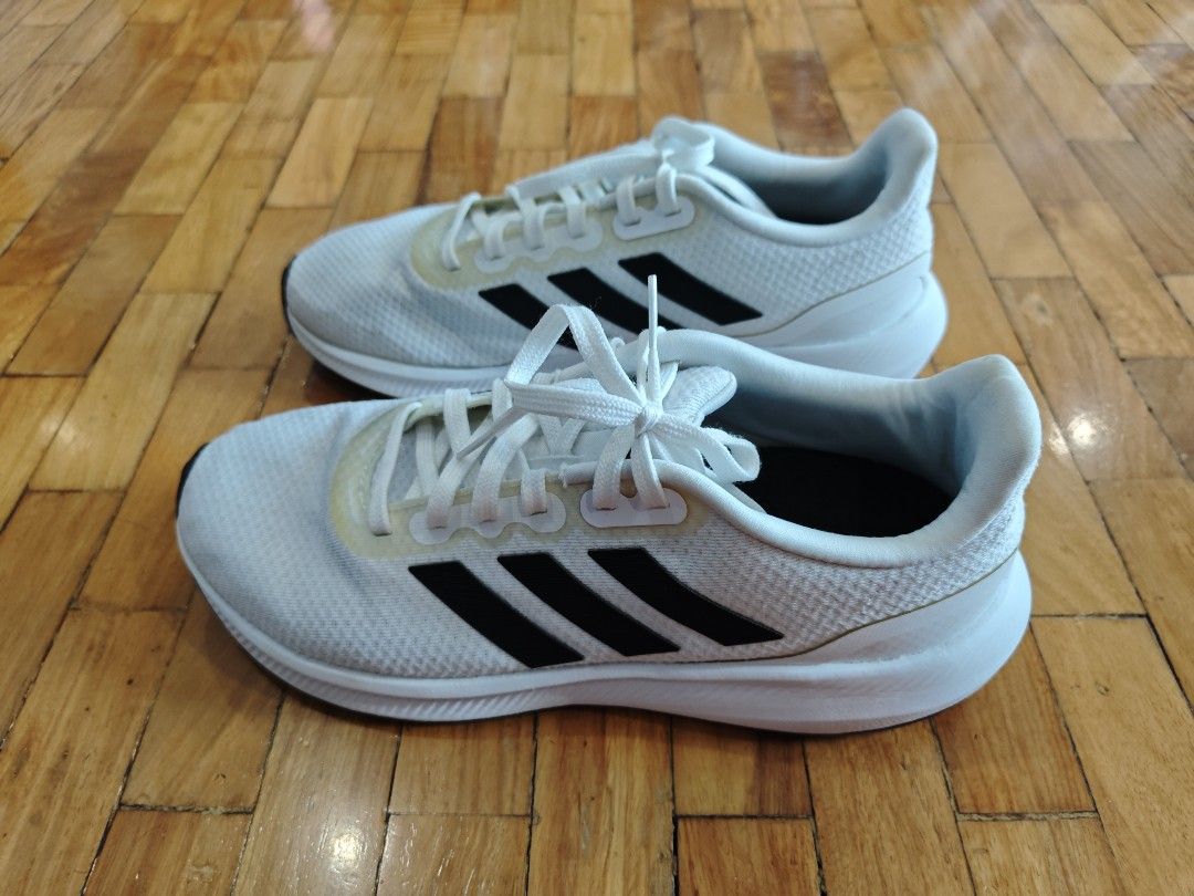 Adidas Runfalcon 3 (Category: Sneakers) located in San Juan City. Submitted by perrrcy (Listing ID 1464015634, Image 3). Description: Adidas Runfalcon 3 No box. Shoes only. I put a different foam inside for more comfortable walking. Not my daily driver but have signs of use. Cleaned and never worn again after I cleaned it..