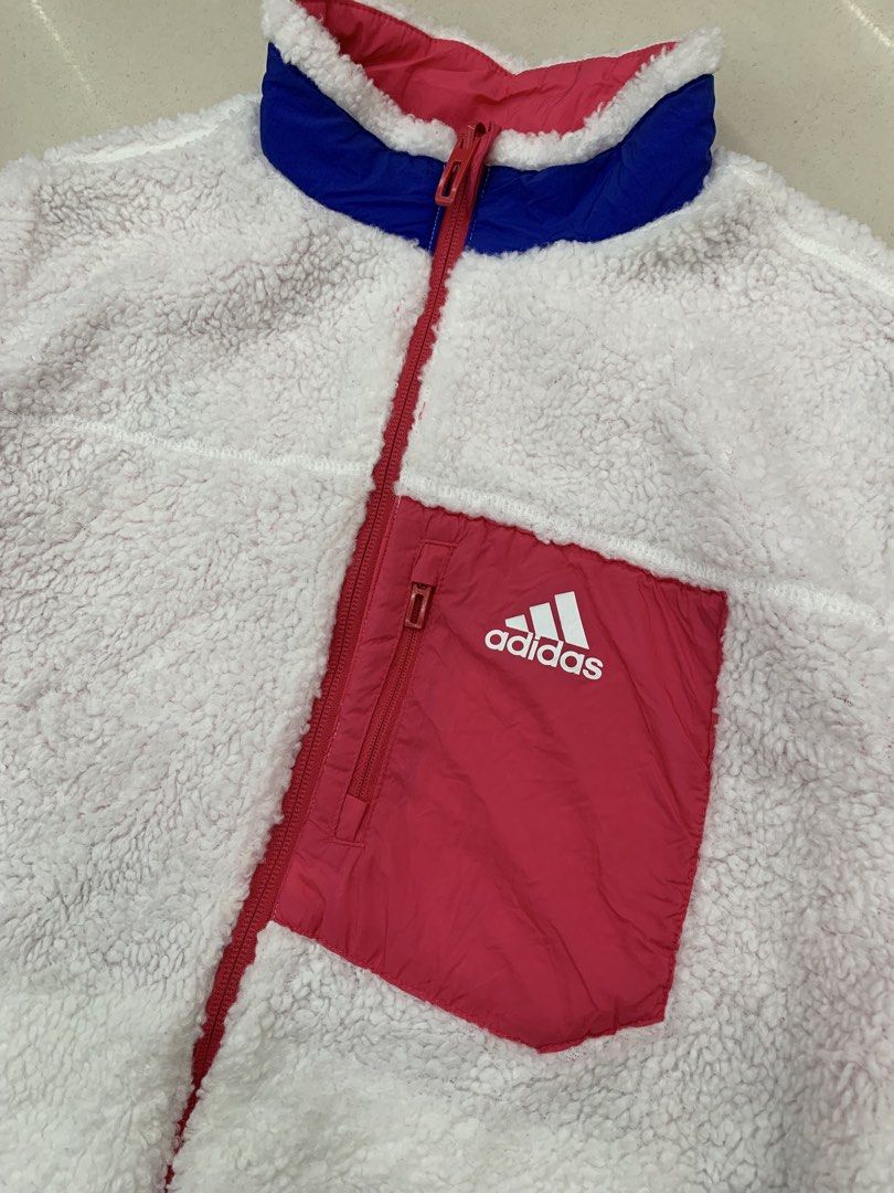 Adidas sherpa reversible zip up jacket. (Category: Coats, Jackets and Outerwear) located in Alcoy. Submitted by jeffalvara90142 (Listing ID 1463966758, Image 2). Description: Adidas sherpa reversible zip up jacket. Size : 160 on tag / XL YOUTH DIMES: w:21 /L: 25 Condition: excellent as new Color rate : 10/10 Issue: ❌❌❌.