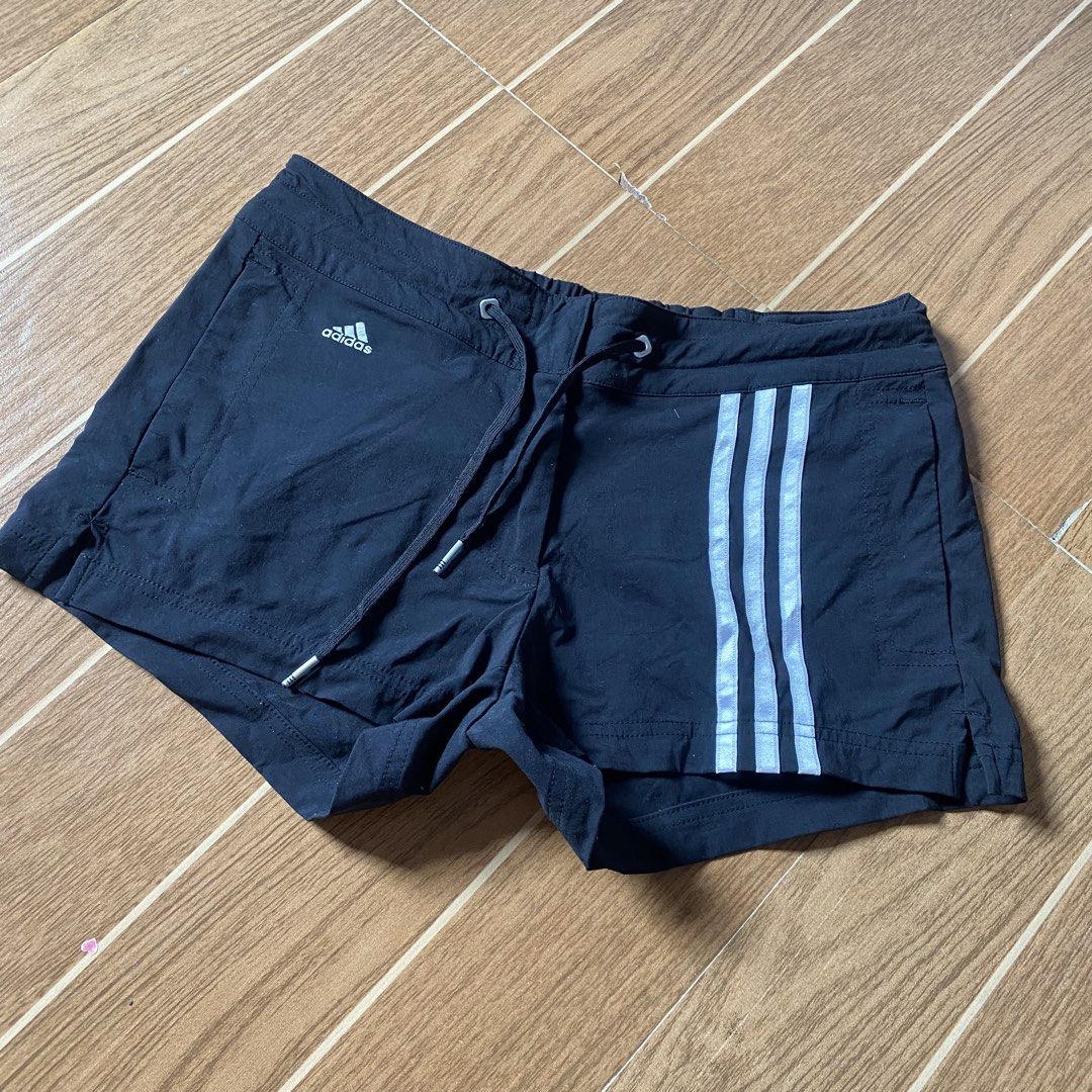 Adidas short (Category: Activewear) located in Paete. Submitted by fat.archives (Listing ID 1464080564, Image 1). Description: Dimes Waist 14 Length 11 +sf.