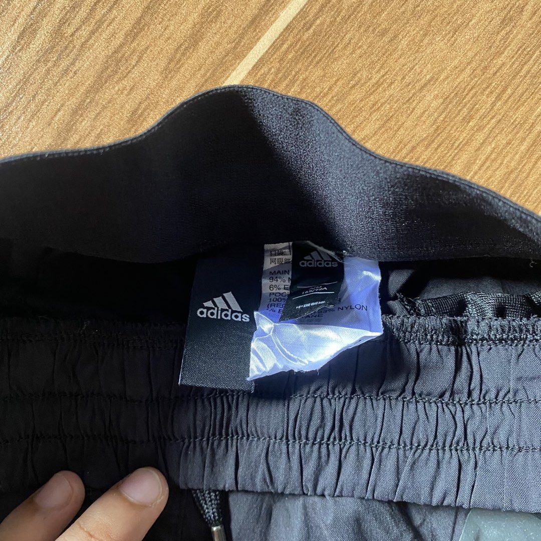 Adidas short (Category: Activewear) located in Paete. Submitted by fat.archives (Listing ID 1464081007, Image 2). Description: Dimes Waist 26 up Length 11 +sf.