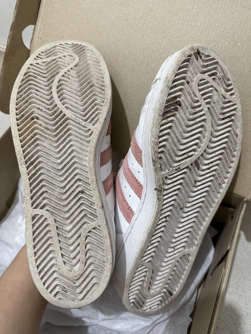 Adidas Superstar Pink (Category: Sneakers) located in Paranaque City. Submitted by preloveeed890 (Listing ID 1464049781, Image 2). Description: Needs Cleaning.