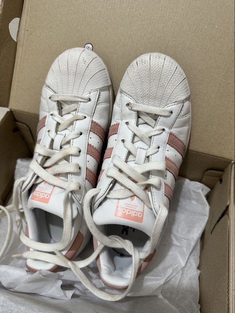 Adidas Superstar Pink (Category: Sneakers) located in Paranaque City. Submitted by preloveeed890 (Listing ID 1464049781, Image 1). Description: Needs Cleaning.