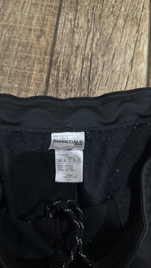 ADIDAS SWEATPANTS (Category: Joggers) located in Manila. Submitted by urban-vintage_2 (Listing ID 1463970466, Image 3). Description: ISSUE: SEE THE PICS FOR ISSUE (NEED WASH) MOP :GCASH (NO COD) SHIP VIA: LALAMOVE & J&T LOCATION: PASIG CITY LENGTH: 42 WIDTH : 34-38.