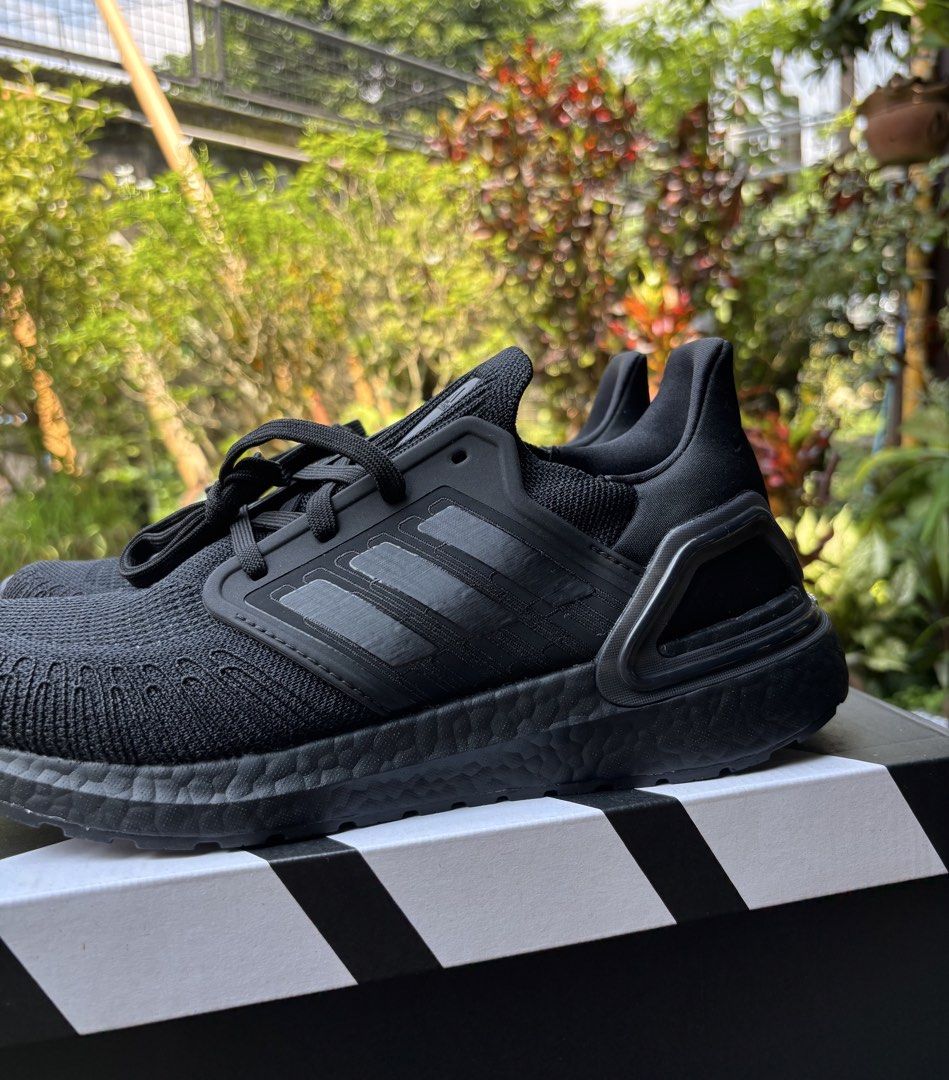 Adidas Ultraboost 20 Triple Black (Category: Casual Shoes) located in Quezon City. Submitted by diego_g (Listing ID 1463959219, Image 3). Description: Brand new & Original Size 9.5 US SM Fairview loc. Shipping nationwide .