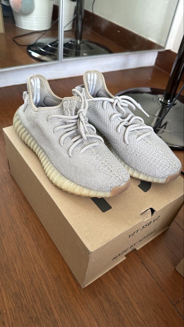 Adidas Yeezy Boost 350 V2 Sesame (Category: Sneakers) located in Taguig. Submitted by mavycat.0208 (Listing ID 1463960666, Image 1). Description: - Adidas Yeezy Boost 350 V2 - Colorway: Sesame - Size: UK 7 / US 7.5 / EU 40.5 - Includes original box and receipt from Japan - Classic and comfortable design - Ideal for everyday wear.