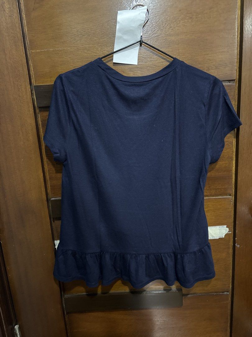 AERO SERIOUSLY SOFT Relaxed Tee Navy Blue Ruffle Hem Size M (Category: Shirts) located in Mandaluyong City. Submitted by clothescarousel (Listing ID 1464052269, Image 3). Description: - Navy blue AERO t-shirt - Seriously Soft line - Relaxed fit - Cute ruffle hem detail - Short sleeves - Size M - Made in Cambodia.