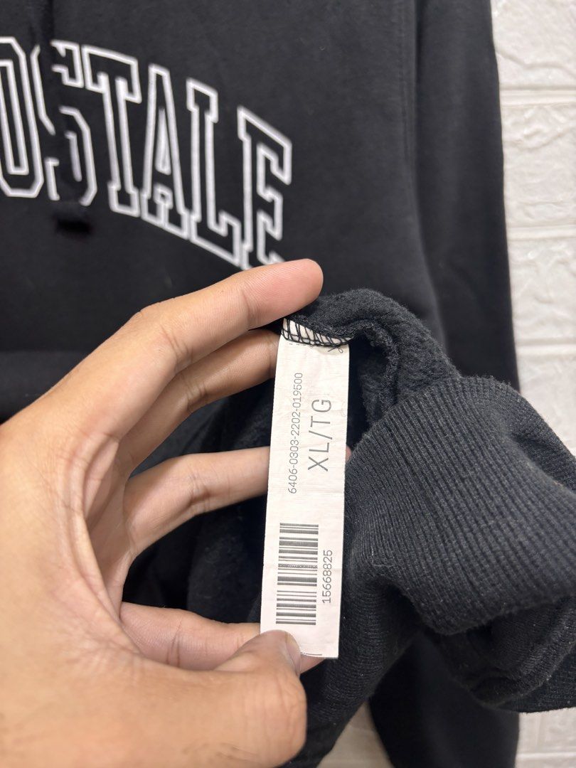 AEROPOSTALE HOODIE JACKET (Category: Coats, Jackets and Outerwear) located in Quezon City. Submitted by xoxochiq (Listing ID 1464070945, Image 3). Description: AEROPOSTALE HOODIE JACKET Large to XL Length - 30 Width - 23 10/10 color rate Excellent Condition 650 only pm me!.