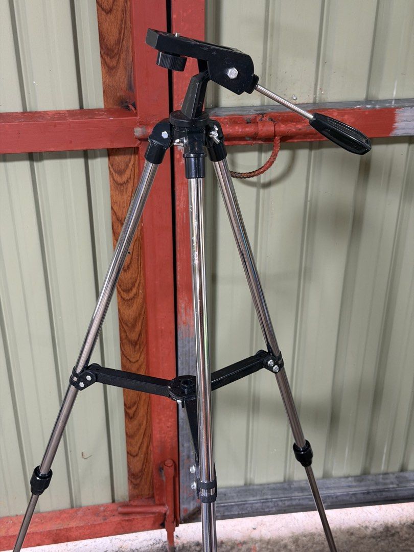 AESTHETIC TRIPOD (Category: Other Accessories) located in Sablan. Submitted by gongonshelley12 (Listing ID 1464016772, Image 2). Description: 450 only TRIPOD SUPER EXCELLENT ANG GANDA NG MATERIAL NETO; MATIBAY.