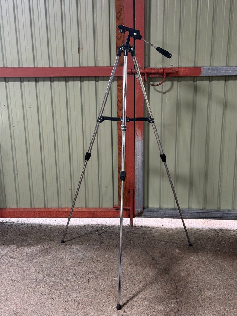 AESTHETIC TRIPOD (Category: Other Accessories) located in Sablan. Submitted by gongonshelley12 (Listing ID 1464016772, Image 1). Description: 450 only TRIPOD SUPER EXCELLENT ANG GANDA NG MATERIAL NETO; MATIBAY.
