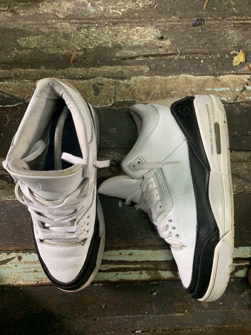 Air Jordan 3 Retro X Fragments (Category: Sneakers) located in Manila. Submitted by wildfire.33cd8c (Listing ID 1464126332, Image 2). Description: - White and Black Air Jordan 3s - Iconic elephant print on toe and heel - Visible creasing and scuffing on midsoles and uppers - Laces are slightly dirty - Still a great pair for everyday wear.
