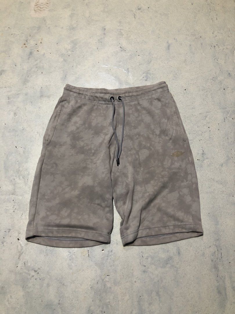 AIR JORDAN Dye Shorts (Category: Shorts) located in Cebu City. Submitted by zeus.thrifts (Listing ID 1464129666, Image 1). Description: GOLD MINIMAL LOGO RARE Adjustable Waist 23 LENGTH 11 LEG OPENING.