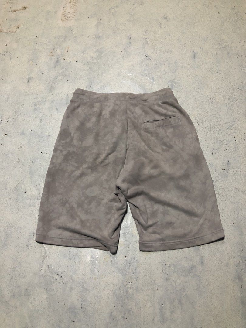 AIR JORDAN Dye Shorts (Category: Shorts) located in Cebu City. Submitted by zeus.thrifts (Listing ID 1464129666, Image 2). Description: GOLD MINIMAL LOGO RARE Adjustable Waist 23 LENGTH 11 LEG OPENING.