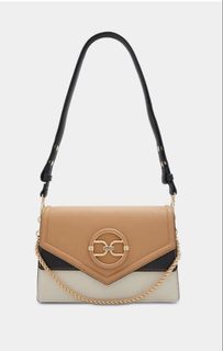 (Category: ) located in . Submitted by _preciousfinds.2 (Listing ID 1464017116, Image 1). Description: .
