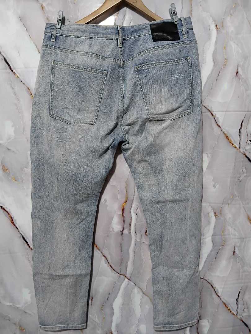 AMi original jeans well use very good condition (Category: Jeans) located in General Mariano Alvarez. Submitted by adonid (Listing ID 1463998756, Image 2). Description: AMi original jeans well use very good condition size 34 L 40.