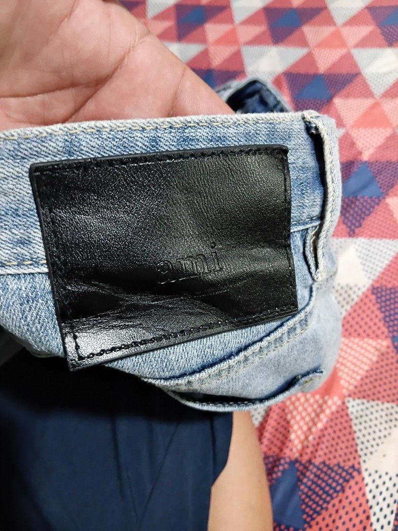 AMi original jeans well use very good condition (Category: Jeans) located in General Mariano Alvarez. Submitted by adonid (Listing ID 1463998756, Image 3). Description: AMi original jeans well use very good condition size 34 L 40.