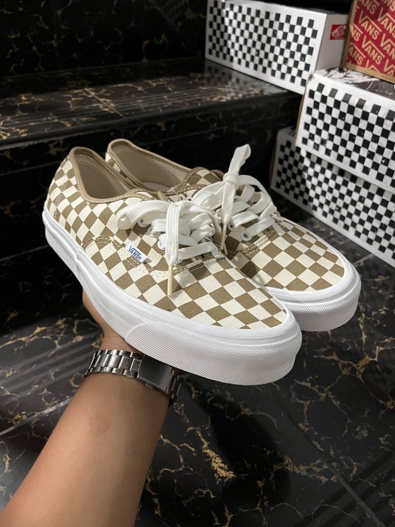 Anaheim 44 Dx Checkboard (Category: Casual Shoes) located in Urdaneta. Submitted by jeeyyyeemwapols (Listing ID 1464133211, Image 1). Description: Size 9men Brandnew Pangasinan CODCOP/Gcash/Bpi/Bdo Vouch/LegitCheck All You Want.