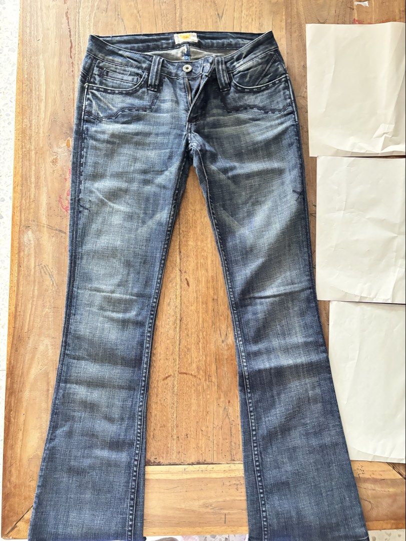 Antik Denim Flare Jeans (Category: Jeans) located in Paranaque City. Submitted by ggg.bin (Listing ID 1464045596, Image 1). Description: - Brand: Antik Denim - Style: Classic blue wash flare leg jeans - Size: 26 - Origin: Made in USA - Material: Cotton and elastane blend for comfort - Perfect for: Everyday wear.