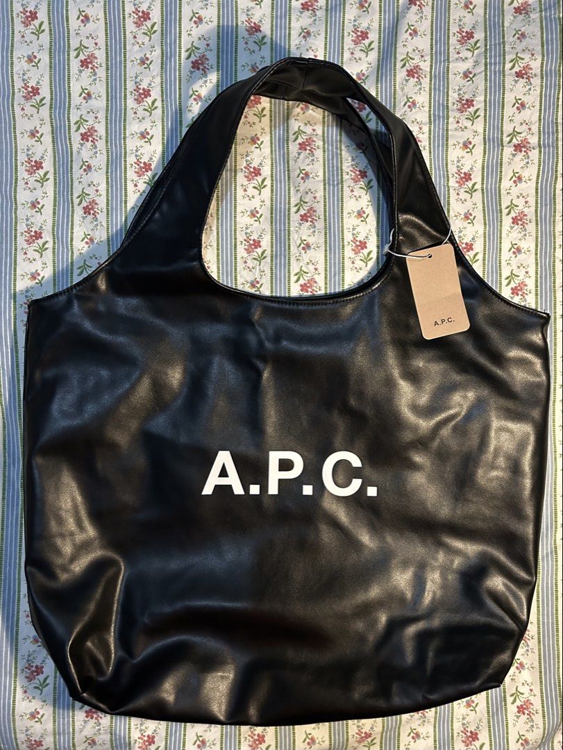 APC Leather Ninon Tote Bag in Black (Category: Tote Bags) located in Quezon City. Submitted by bunnny23 (Listing ID 1464032768, Image 1). Description: .