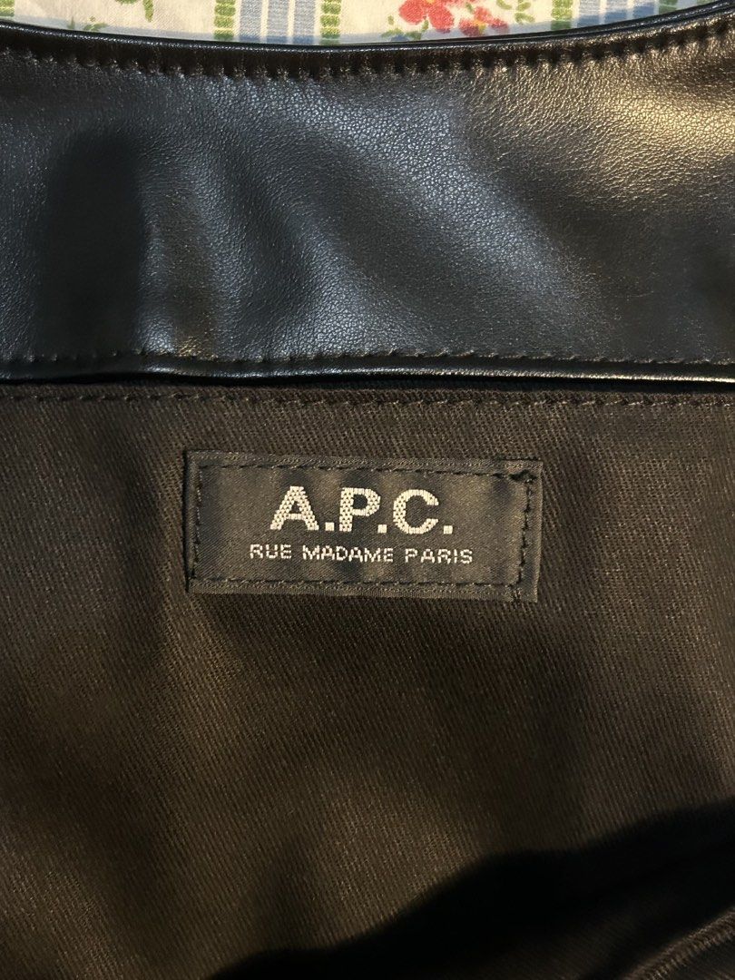 APC Leather Ninon Tote Bag in Black (Category: Tote Bags) located in Quezon City. Submitted by bunnny23 (Listing ID 1464032768, Image 3). Description: .