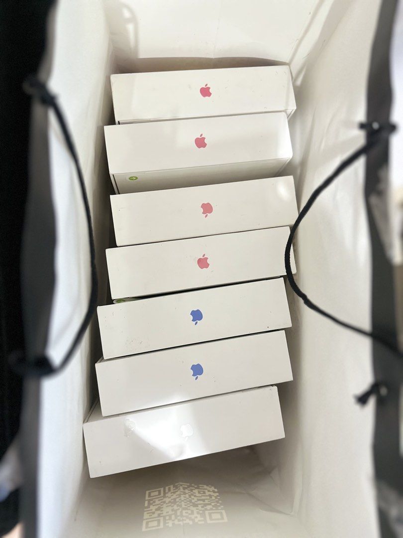 Apple AirPods Boxes - Multiple Available (Category: iPad) located in San Juan City. Submitted by apallajess87858 (Listing ID 1464082118, Image 1). Description: Ipad A16 128gb Blue and silver available 25,500 only each .