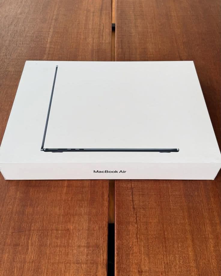 Apple MacBook Air M5 (Category: Laptops & Notebooks) located in Bacolod City. Submitted by vintage_vogue6100 (Listing ID 1463976165, Image 1). Description: Brandnew sealed Macbook Air M5= 82,500 16 | 512GB.