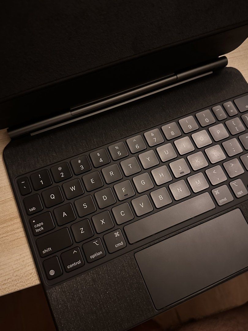 Apple Magic Keyboard 11inch (Category: iPad) located in Cavite. Submitted by zolarbs (Listing ID 1464053722, Image 2). Description: Fixed price, no box. I used it on my iPad Pro 11inch 2020 Almost new condition With Textured skin for protection .