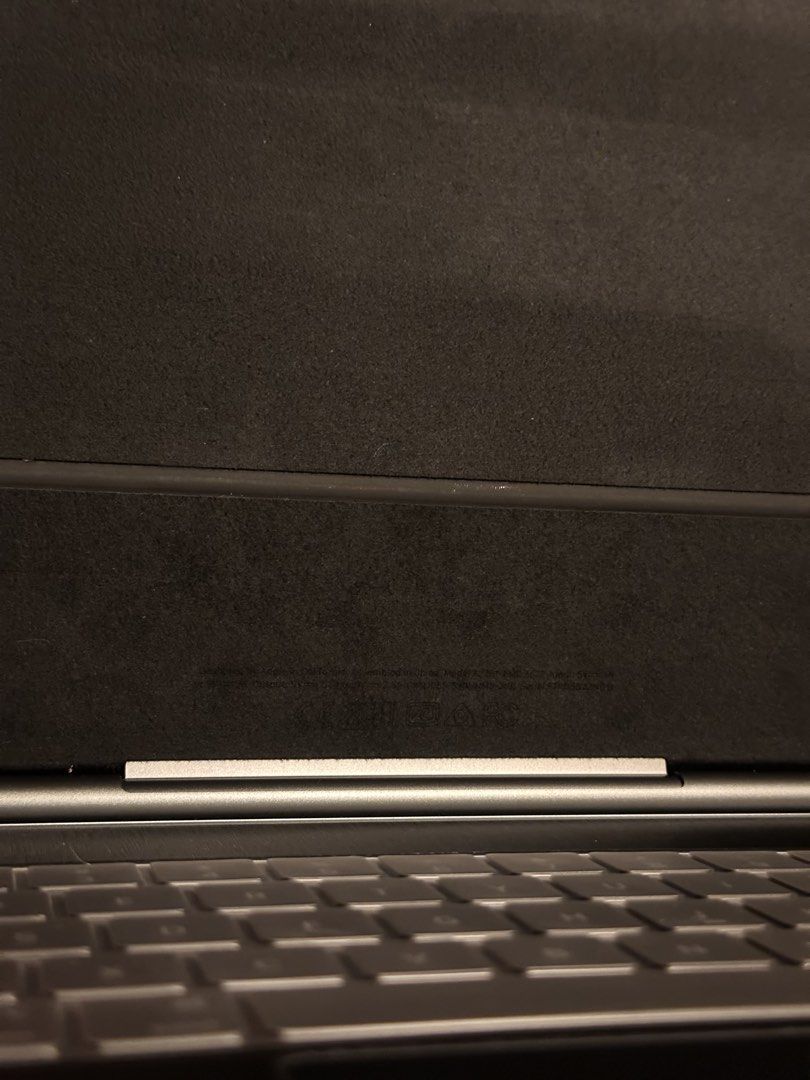 Apple Magic Keyboard 11inch (Category: iPad) located in Cavite. Submitted by zolarbs (Listing ID 1464053722, Image 3). Description: Fixed price, no box. I used it on my iPad Pro 11inch 2020 Almost new condition With Textured skin for protection .