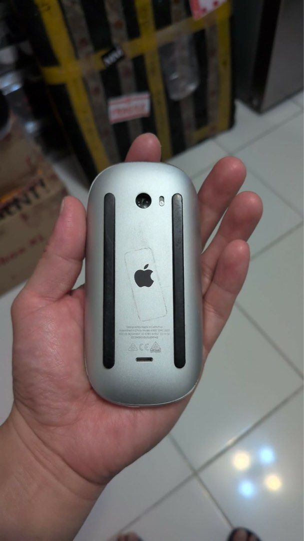 APPLE WIRED KEYBOARD AND MOUSE (Category: Office & Business Technology) located in Taguig. Submitted by lirba09 (Listing ID 1464049667, Image 2). Description: PRICE IS NEGOTIABLE. Wired Apple keyboard and mouse.