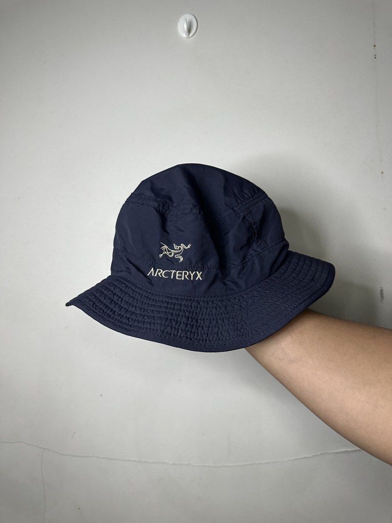 ARCTERYX BUCKET (Category: Caps & Hats) located in Molave. Submitted by thriftmate13 (Listing ID 1464077428, Image 1). Description: .