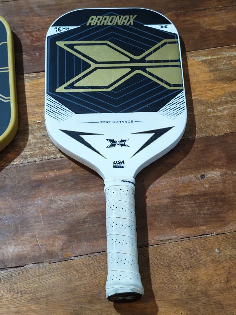 Arronax bundle (Category: Other Sports Equipment and Supplies) located in Paranaque City. Submitted by annyfd_1102 (Listing ID 1464075539, Image 3). Description: bundle 1 brand new bought it for 5500 2 used RFS: too many pickleball paddle.